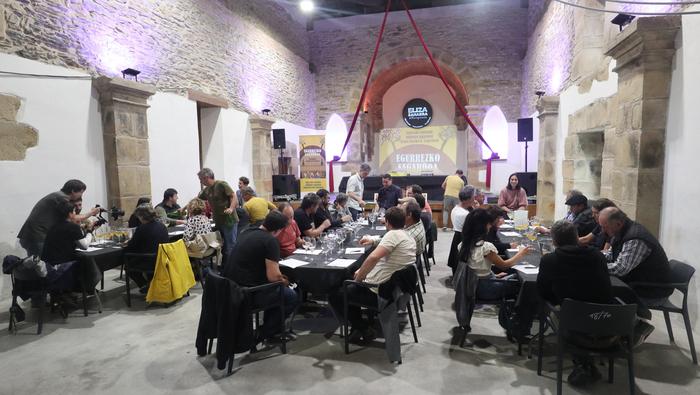 Egurrezko ontzietan ondutako sagardoen Euskal Herriko txapelketa igandean
