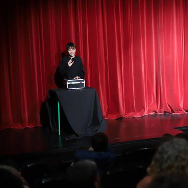 "Sasi guztien gainetik... Gala magikoa"