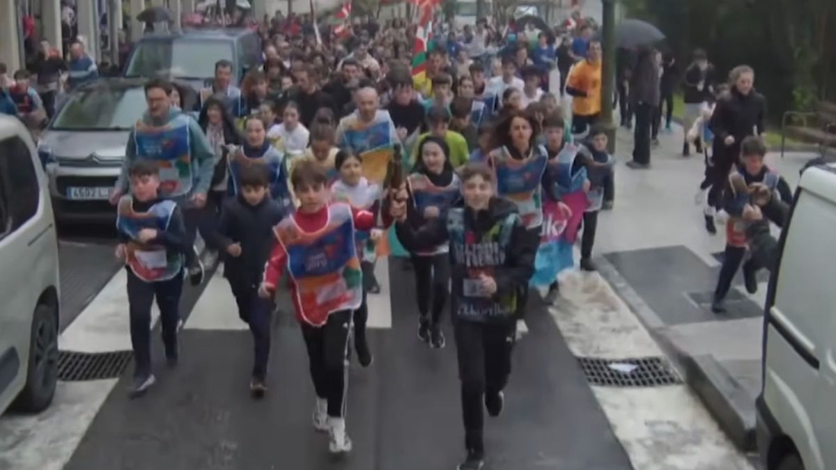 [BIDEOA] Korrika, Usurbilgo ibilbide osoa iruditan