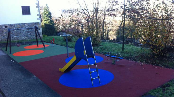 Kalezar eta Txaramuntoko haur parkeak eraberritu ditu Udalak