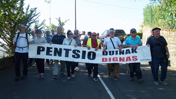 Pentsio duinen aldeko martxak Usurbil zeharkatu du