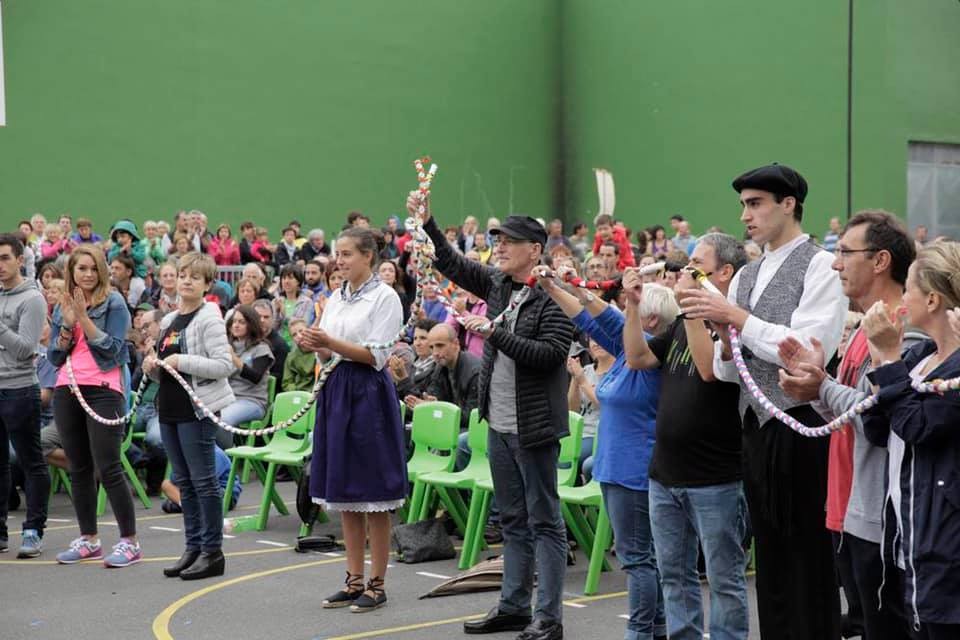 Usurbilek ere Joan Mari Torrealdai gogoan