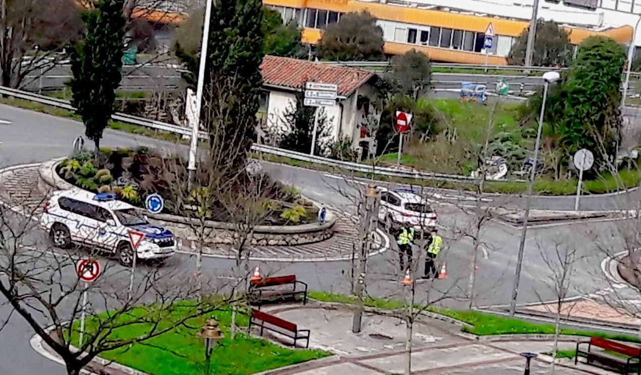 Herritarren joan-etorriak kontrolatzen hasia da Ertzaintza