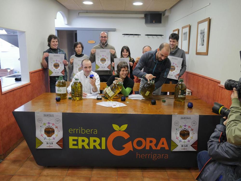 Errigoraren kanpainako 110 oliba olio bidoi, 550 litro eskatu dira Usurbilen