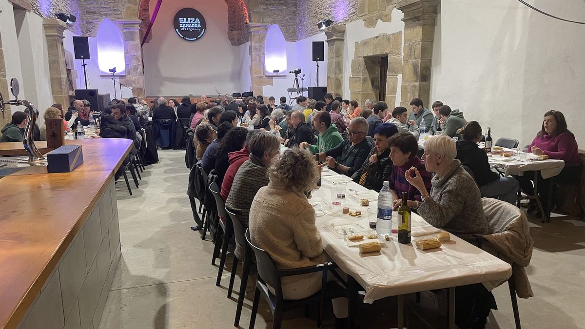 Bertsoz eta kantuz blaituriko asteburua