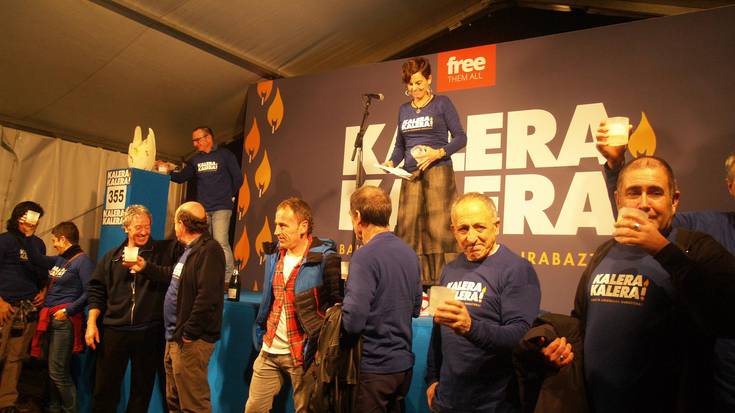 Usurbilgo Kaleragunea zabalik, hilabeteko itxialdia abiatu dute preso ohiek