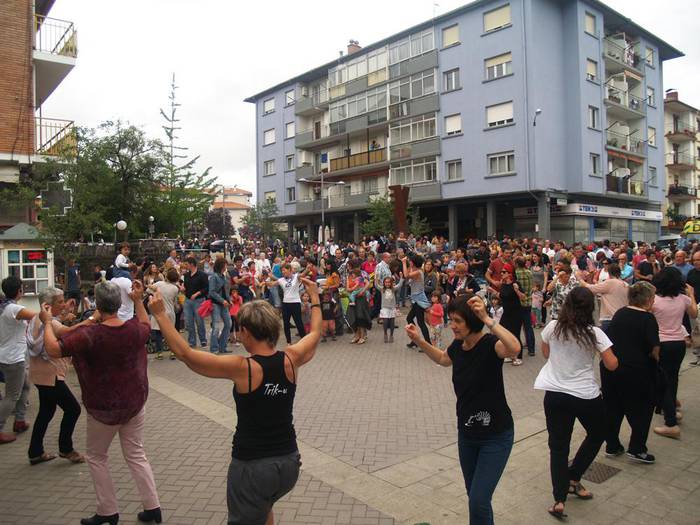 Usurbilgo jaien balantzea egiteko bilera gaur 18:00etan Potxoenean