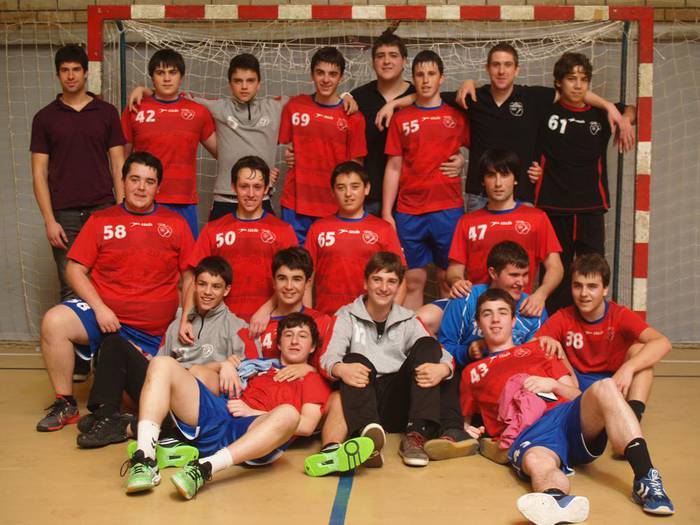 Euskal Ligan, kadete eta jubenil mutilen eskubaloi taldeak