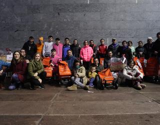 Dendariek saritan eskertu dituzte Hurbilago San Silbestre Herri Lasterketako parte hartzaileak