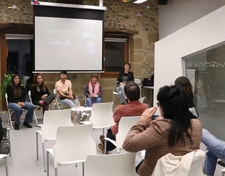 Komunikazio digitalaren eta sare sozialen korapiloez hausnartu dute