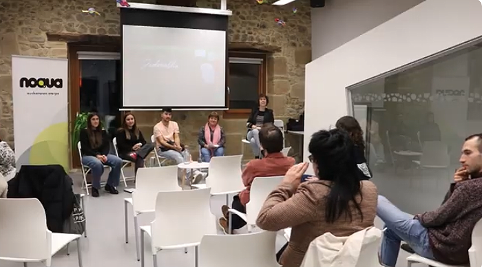 Komunikazio digitalaren eta sare sozialen korapiloez hausnartu dute