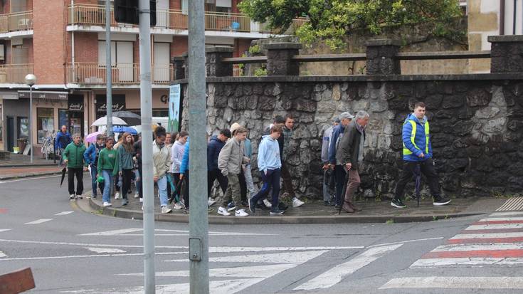 Usurbilgo erdigunean barrena, aste honetako ibilaldi osasuntsua