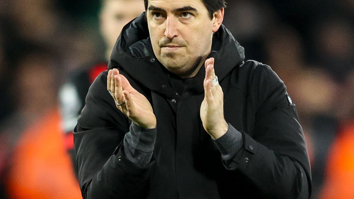 Andoni Iraolak Bournemouth taldeko entrenatzaile izateari utziko dio