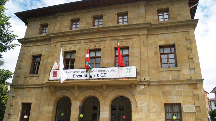Diru-laguntzen gaineko behin betiko ebazpena plazaratu du Udalak