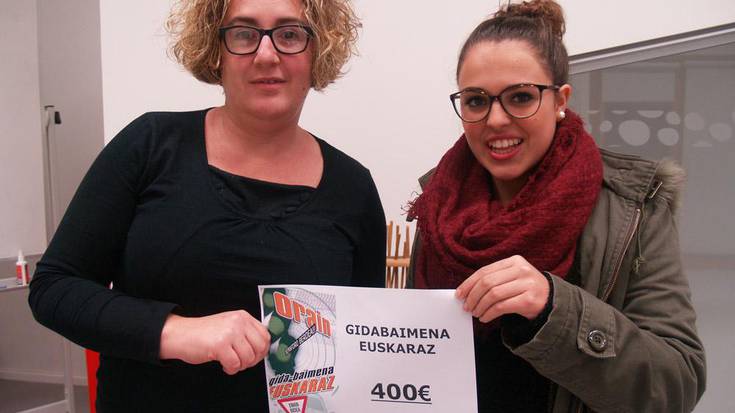 Ane Bengoetxea Artetxe, gidabaimena euskaraz ateratzeagatik saritua