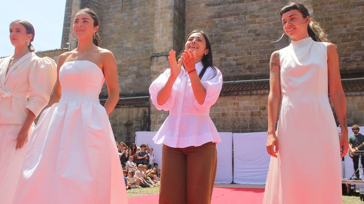 Ione Iruretagoienak ondutako diseinu lanen desfilea larunbatean, Donostiako moda jaialdian