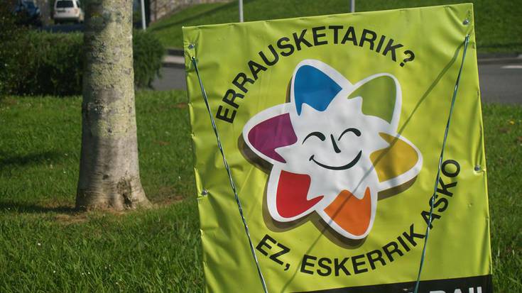Erraustegiaren aurkako aldarriak nonahi