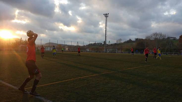 Futbola, pilota eta eskubaloia, asteburuko kirol agendan