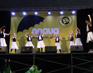Zuekin, bidelagunokin ospatuko du NOAUA! K.E.-k bere 30. urtemuga