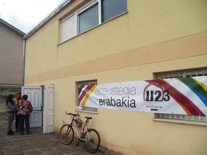 548 herritarrek bozkatu dute jada, erraustegiari buruzko herri galdeketan