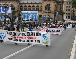 Osakidetza defendatu eta indartzeko elkartu dira herri plataformak Donostian