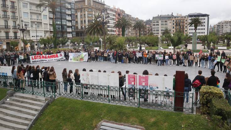 Larrialdi klimatikoa izendatzea eskatu du Fridays For Future mugimenduak Donostian, erraustegia alboratzearekin batera
