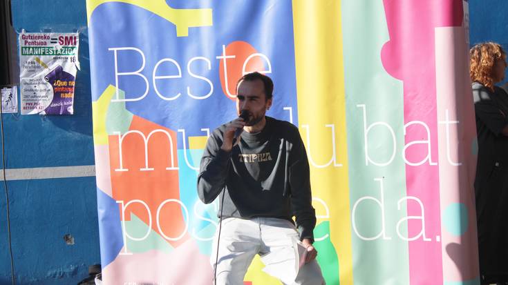 Arrobitxuloren muralaren aurkako erasoa salatu dute