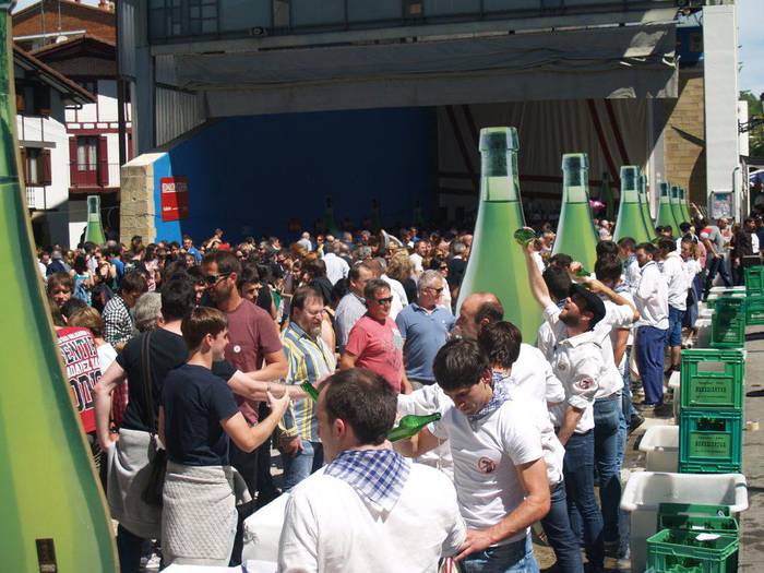 Euskal Herriko 2. Egurrezko Sagardo Lehiaketan parte hartzeko epea ixtear