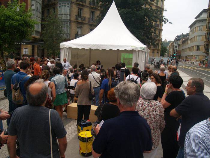 Erraustegiaren aurkako gose grebaren amaiera ekitaldia 19:00etan, Donostiako Easo plazan
