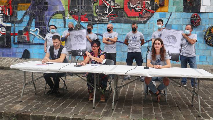 Mural margoketarekin ekingo zaio, "Izan zinetelako gara" larunbateko herri omenaldiari
