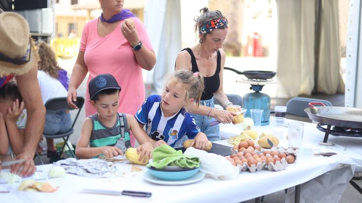 Patata tortila eginda hasi dute Gastronomia Eguna Zubietan