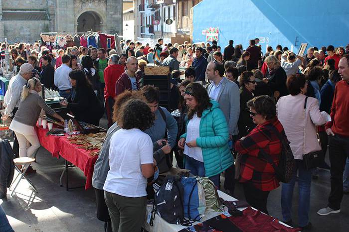 Artisauen bilgunea frontoia azaroaren lehenean
