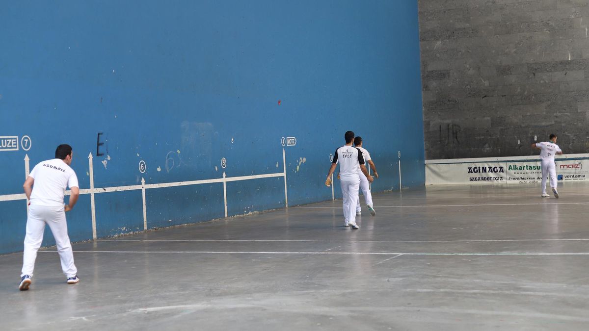 Bi pilota partida aste honetako karteleran