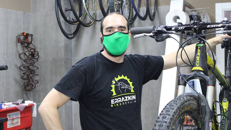 Errazkin Bizikletak: “Lanez lepo nabil”