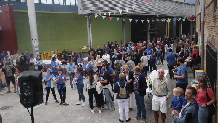 Herri kooperatibari gorazarre, festen hasieran