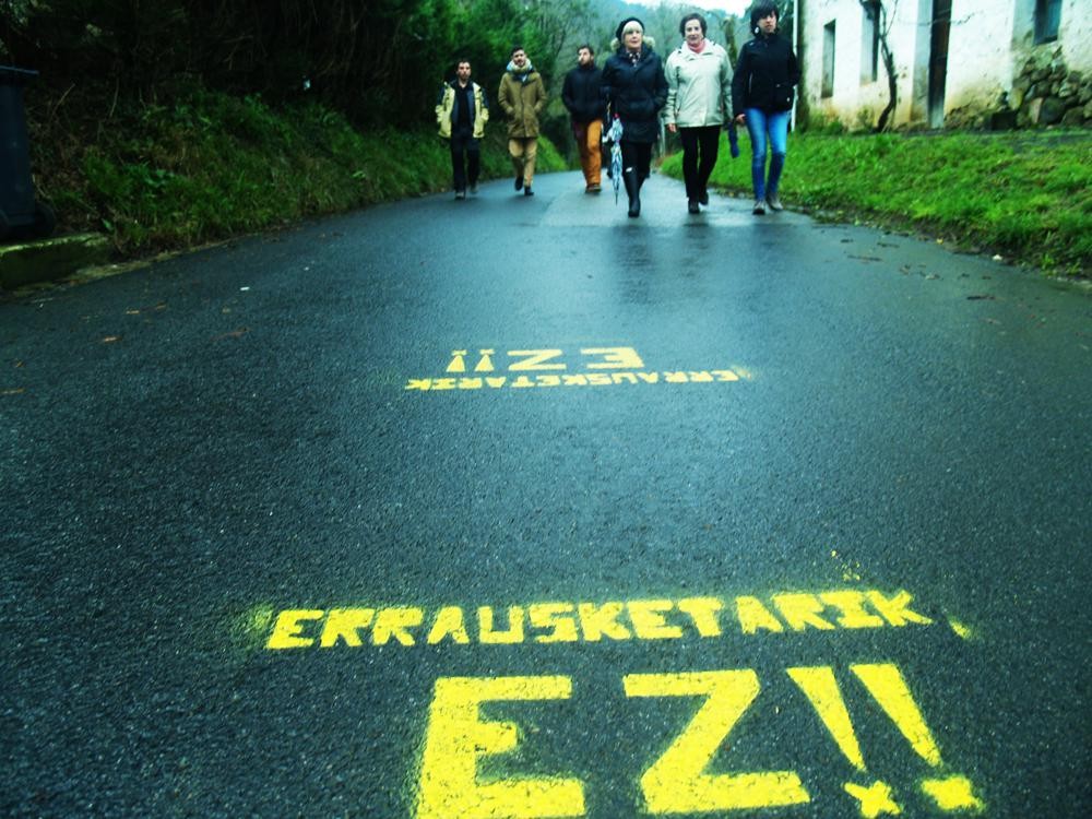 "Lurrikara eragingo duen" erraustegiaren aurkako ekimena aurkeztuko dute larunbatean Donostian