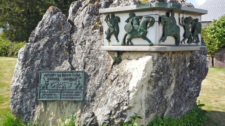 Iruña-Veleiara bisita gidatua igandean, Nafartarrak taldekoekin