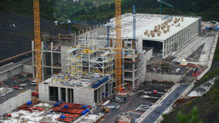 Erraustegiaren kontratuari buruzko xehetasun gehiago plazaratu ditu GuraSOS-ek
