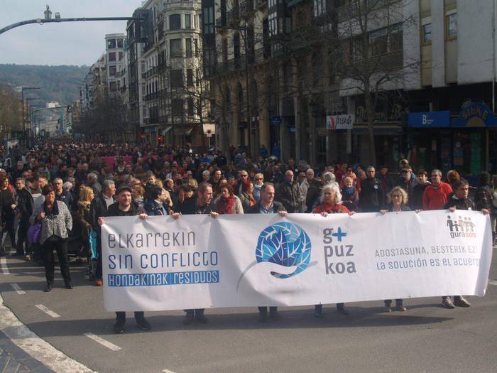 Otsailaren 23ko manifestazioa iragartzeko, GuraSOSen agerraldi jendetsua larunbatean Donostian