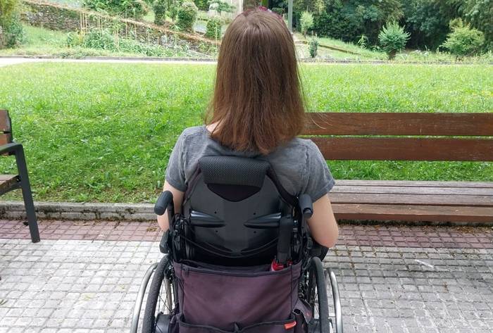 Laguntza ukatu dio Jaurlaritzak garun-paralisia eta %87ko desgaitasuna duen Usurbilgo ikasle bati