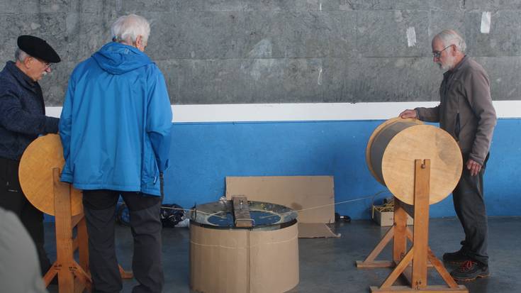 Erlea ardatz duten zenbait jardueren erakustaldiei lekua gaurko azokan