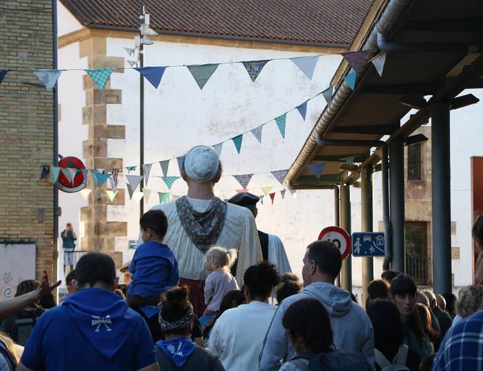 Iruditan jasotako Aginagako jaiekin, akabo festen denboraldia