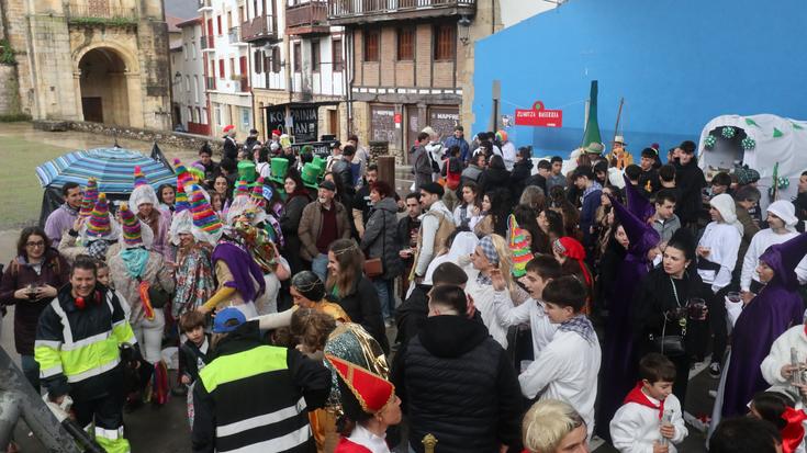 Alardea, prozesioak edota entzierroak, gaurko mozorro festa ibiltarian