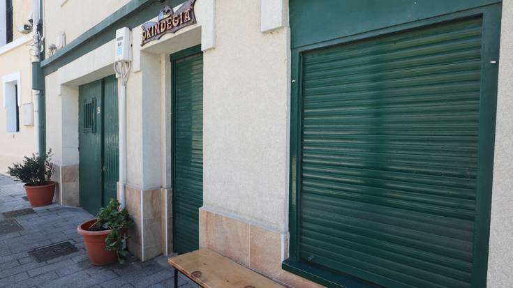 Saltokietako pertsianak jaitsita, ostalariak eta merkatariak ere greban