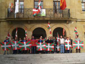 Aberri Egunari begirako mozioa onartu du udalbatzak