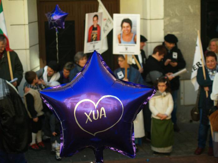 Elkarretaratze berezia 20:00etan Mikel Laboa plazan, Xuaren urtebetetzea dela eta