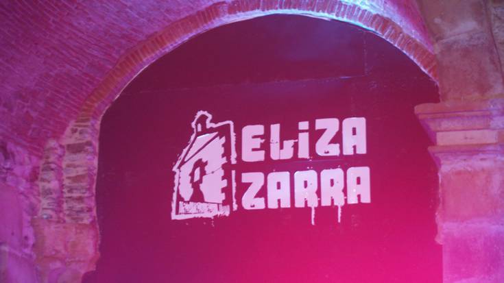 “1280 almas” eta Kezka taldeen kontzertuak larunbatean, Aginagako Eliza Zaharrean