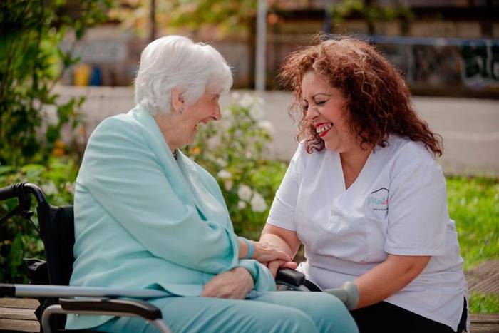 Arreta eta aholkularitza zerbitzua zaintzaile profesionalentzat, Maitelan Zaintza Kooperatibaren eskutik