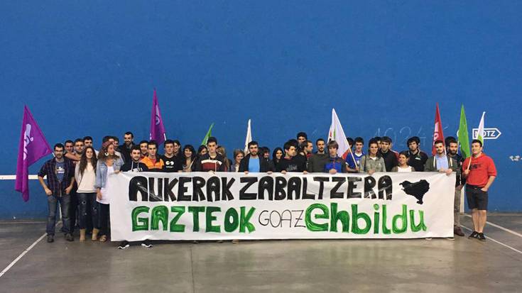 Oilasko biltzaileez jantzita, EHBilduren aukerak biltzeko deia ostiralean