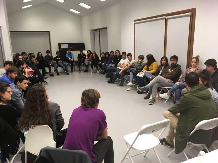 Elkarguneko feminismoa hizpide, gazte mugimenduak larunbat goizerako antolaturiko solasaldian